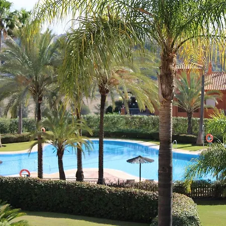 Atico Con Vista Al Mar Y Cerca Campos De Golf Estepona