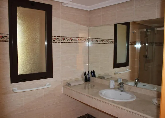 Daire Atico Con Vista Al Mar Y Cerca Campos De Golf Estepona