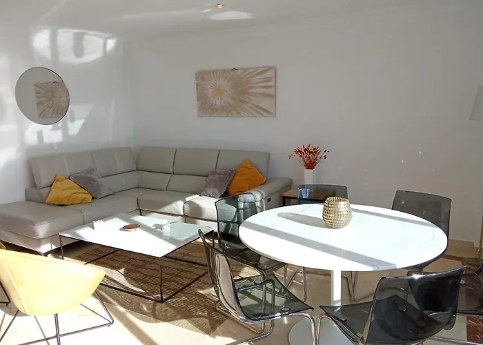 Atico Con Vista Al Mar Y Cerca Campos De Golf Estepona