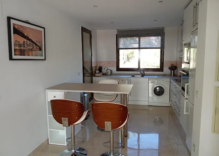 Atico Con Vista Al Mar Y Cerca Campos De Golf Daire Estepona