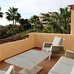 Atico Con Vista Al Mar Y Cerca Campos De Golf Estepona
