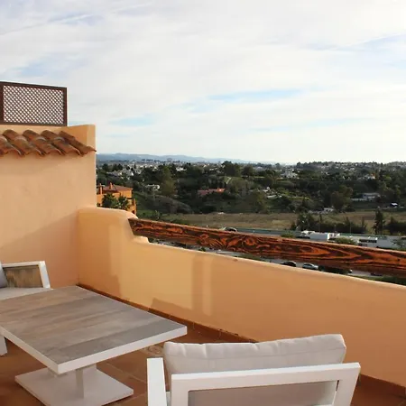 ático Con Vista Al Mar Y Cerca Campos De Golf Estepona