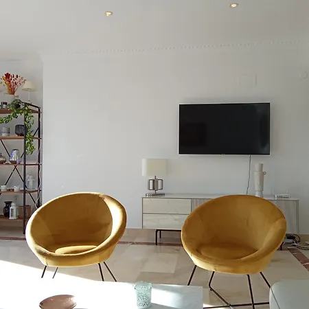 Apartamento ático Con Vista Al Mar Y Cerca Campos De Golf Estepona