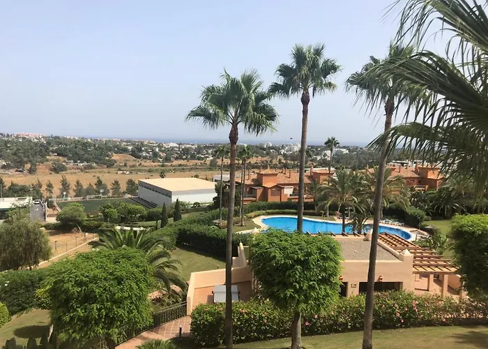 Atico Con Vista Al Mar Y Cerca Campos De Golf Estepona